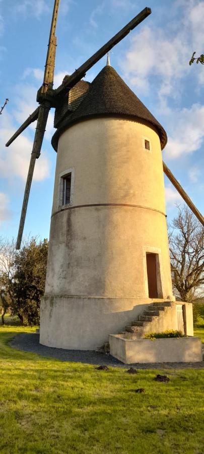 Moulin A Vent Le Champ Du Trail Villa Saint-Cyr-des-Gats Екстериор снимка